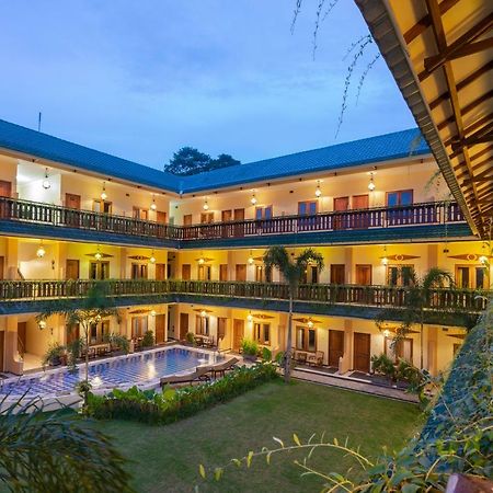 Diana Hotel Jogja Yogyakarta Exterior foto